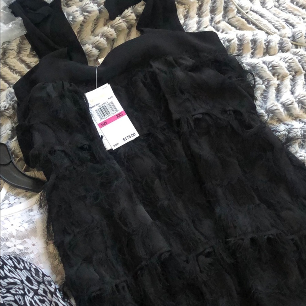 DRESS - CLASSY. - Picture 3 of 5